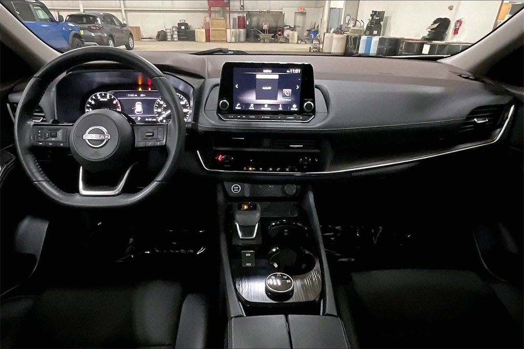 Used 2023 Nissan Rogue SV w/ SV Premium B Package image 14