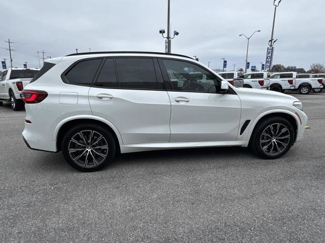 Used 2022 BMW X5 sDrive40i w/ M Sport Package image 4