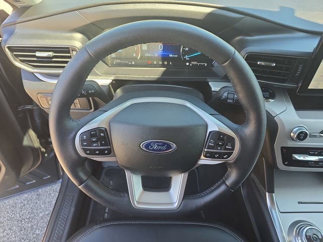 Certified 2024 Ford Explorer XLT w/ Equipment Group 202A AWD/4WD image 14