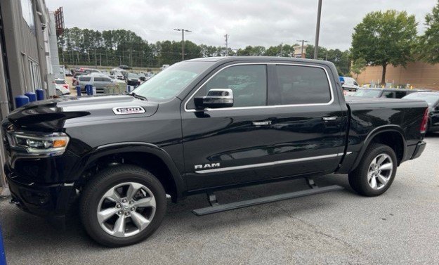 Used 2022 RAM 1500 Limited w/ Body Color Bumper Group RWD image 3