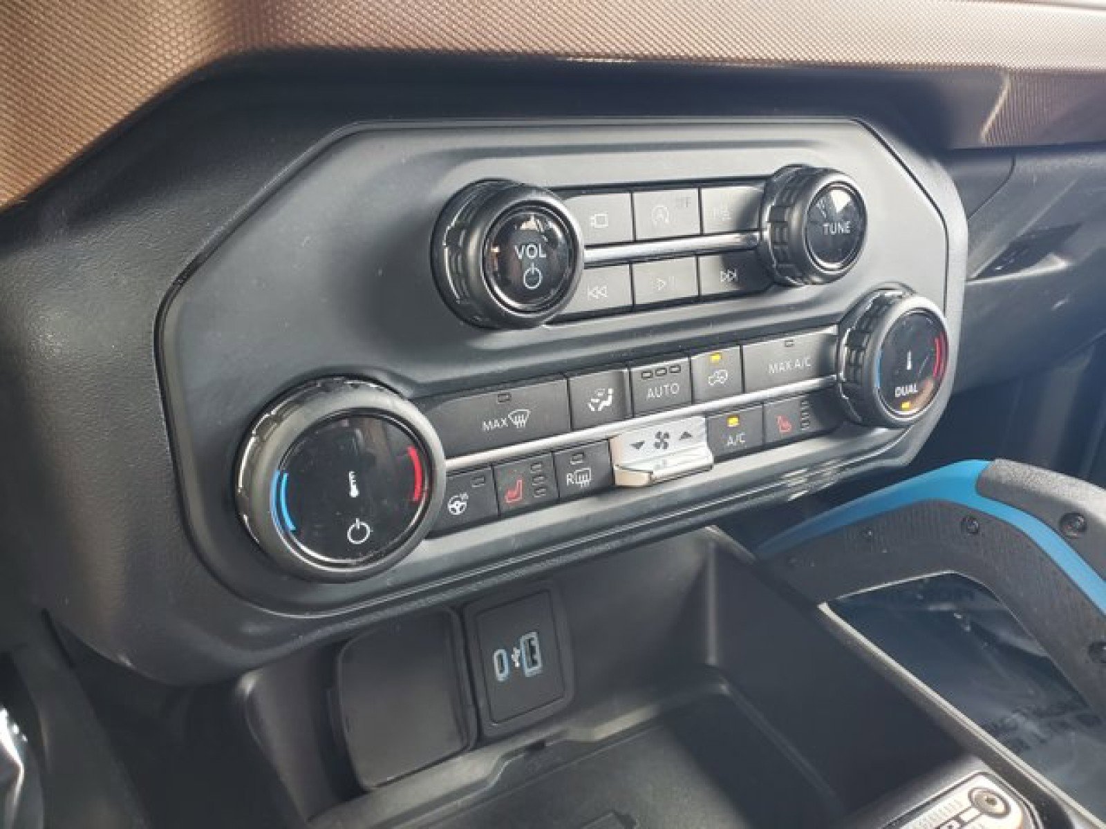 Certified 2022 Ford Bronco Outer Banks AWD/4WD image 24