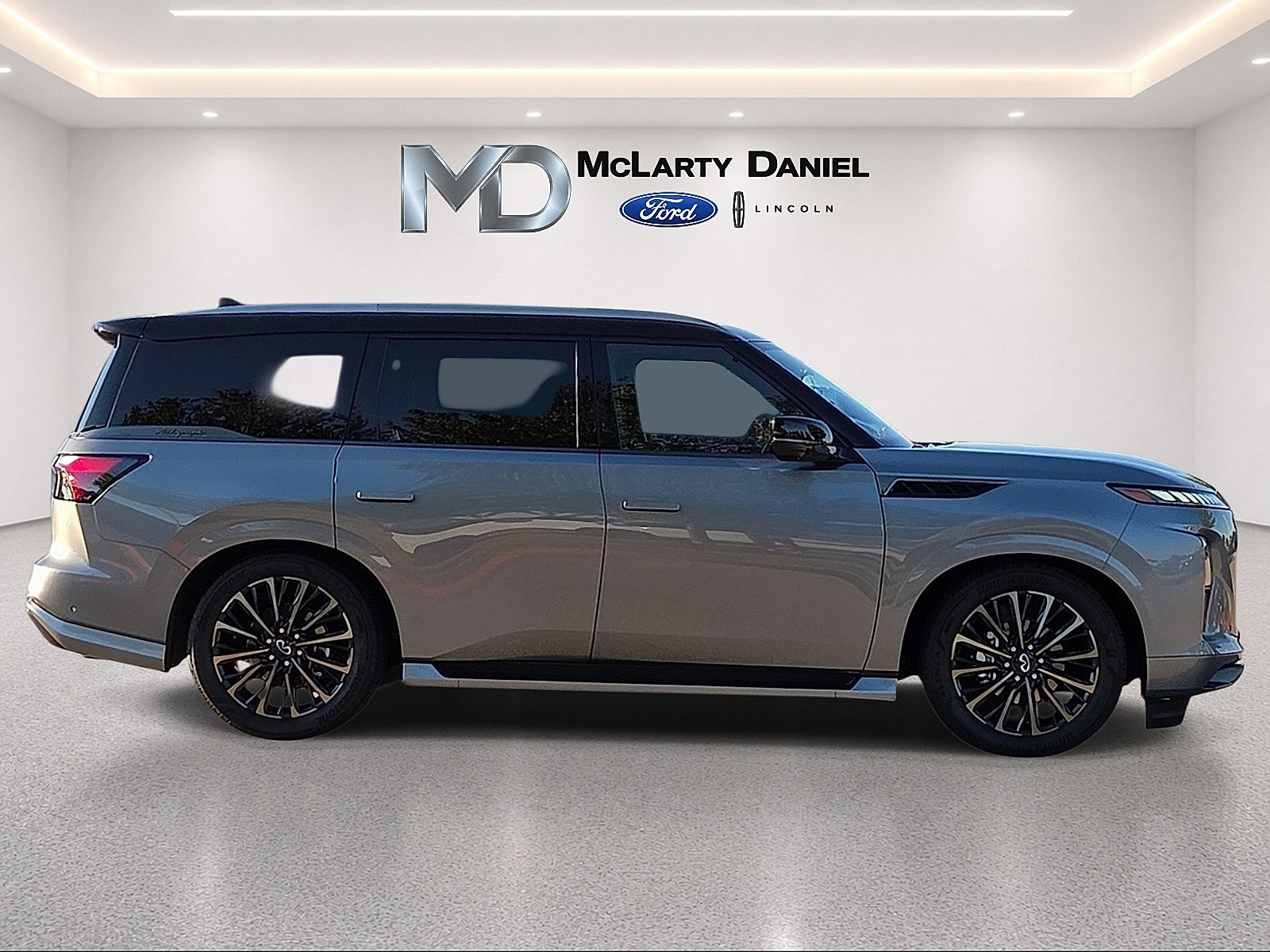 Used 2025 INFINITI QX80 Autograph AWD/4WD image 6