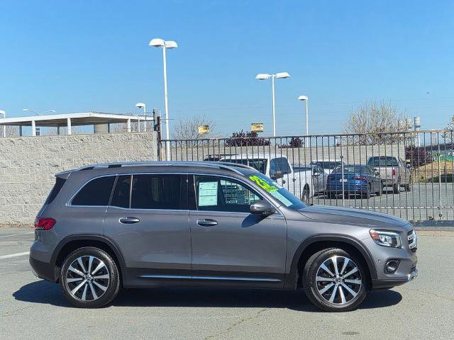 Used 2023 Mercedes-Benz GLB 250 w/ Premium Package image 6