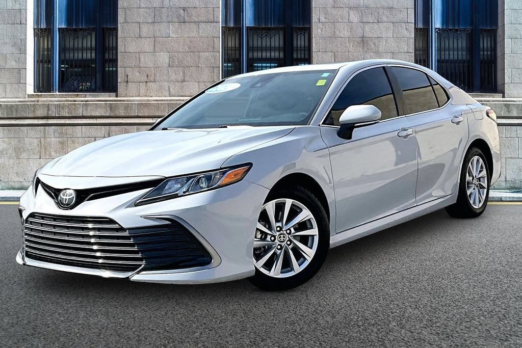 Used 2024 Toyota Camry LE w/ Convenience Package FWD image 2