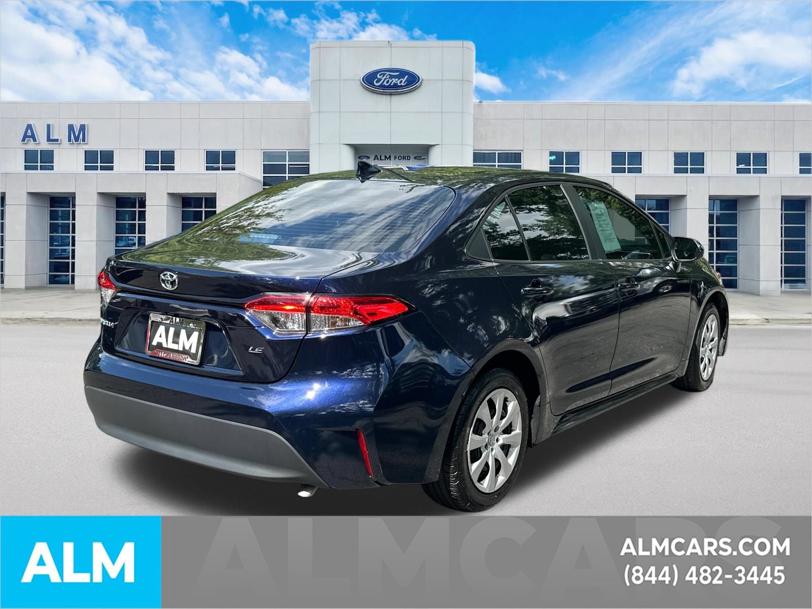 Used 2024 Toyota Corolla LE FWD image 5