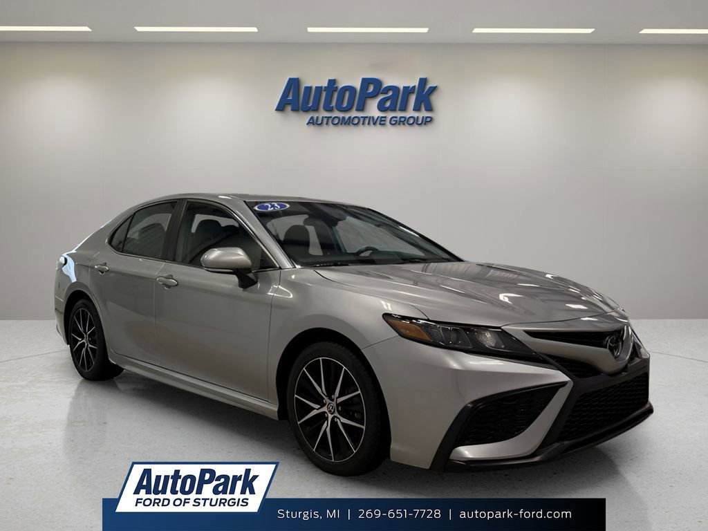 Used 2023 Toyota Camry SE image 7