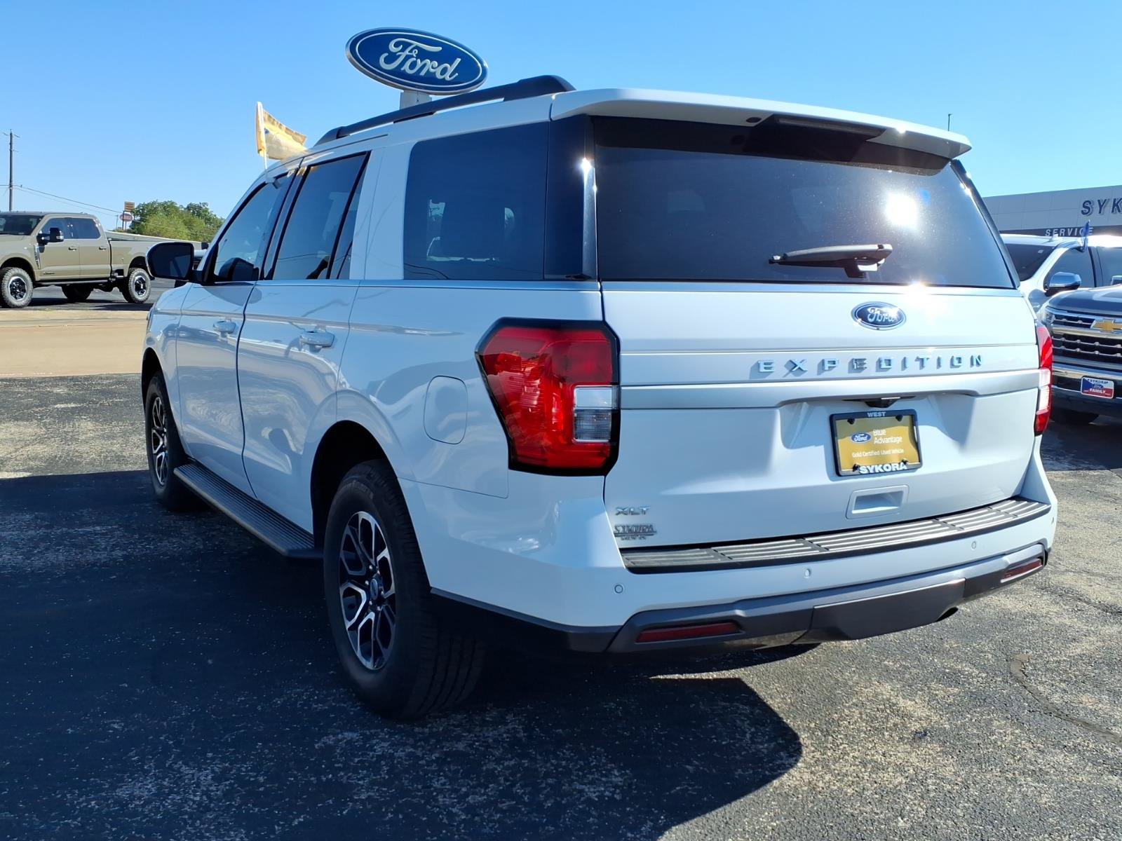 Certified 2023 Ford Expedition XLT RWD image 7