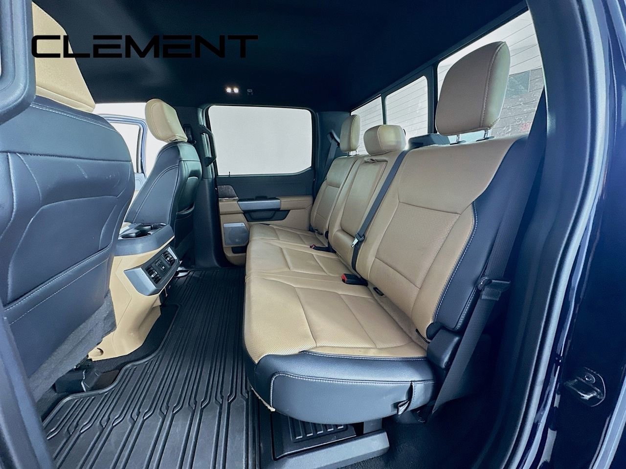 Certified 2023 Ford F250 Lariat w/ Black Appearance Package image 32