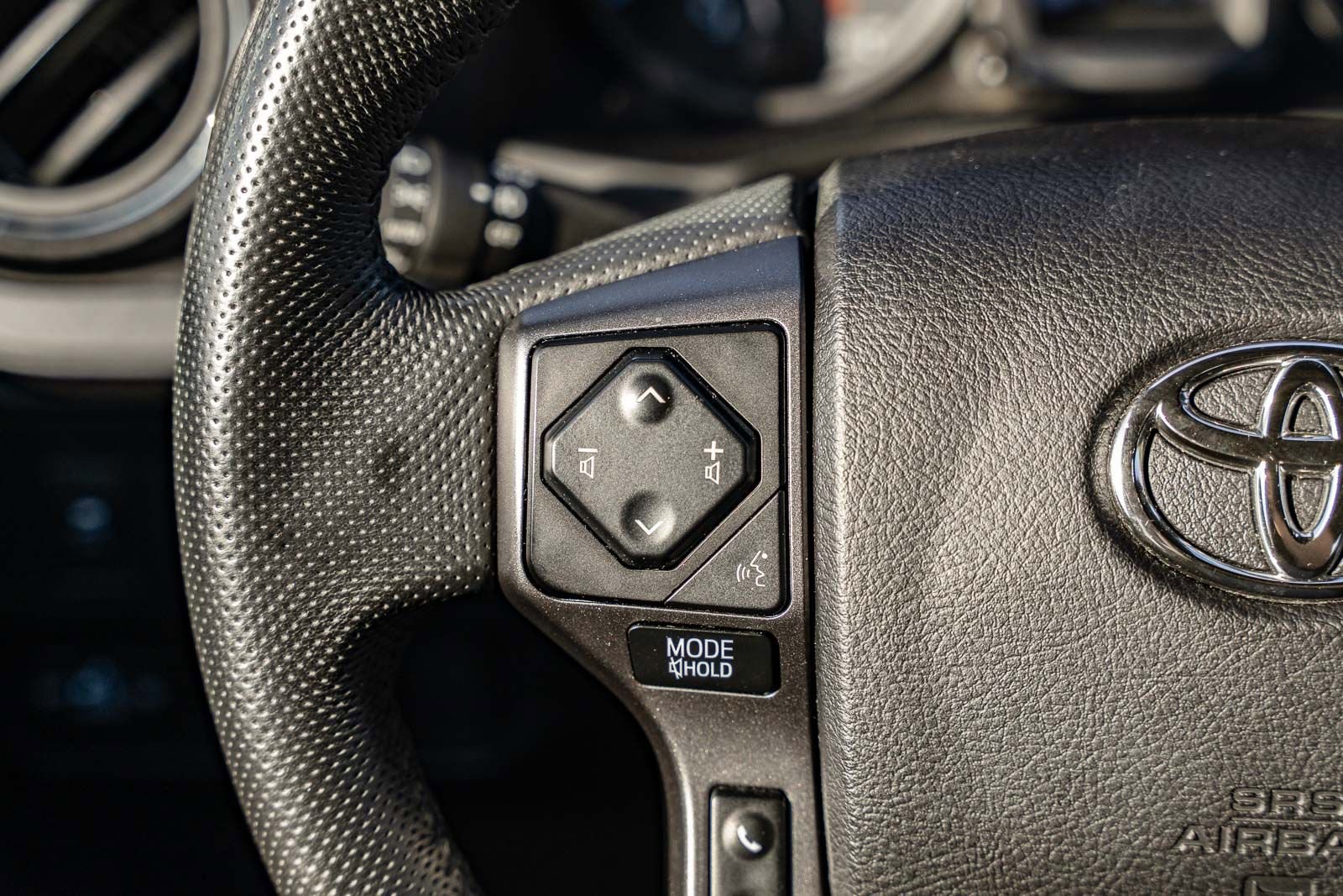 Used 2022 Toyota Tacoma TRD Off-Road w/ Technology Package AWD/4WD image 26