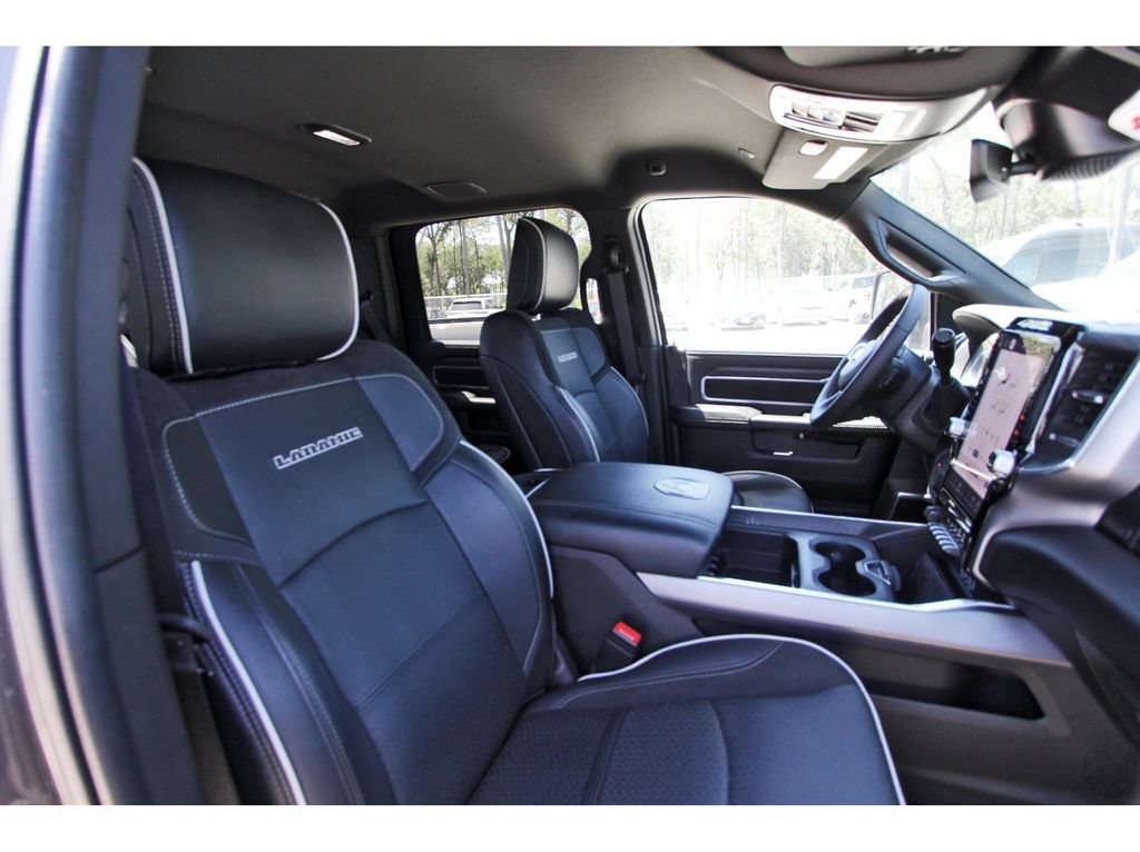 Used 2025 RAM 3500 Laramie AWD/4WD image 27