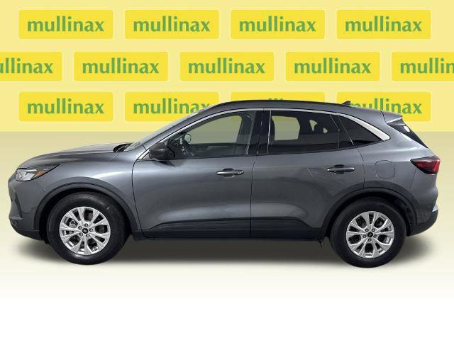 Certified 2023 Ford Escape Active w/ Cold Weather Package image 2