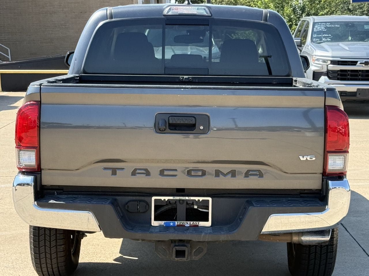 Used 2018 Toyota Tacoma SR5 RWD image 6