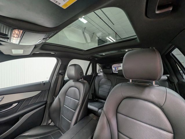 Used 2019 Mercedes-Benz GLC 300 4MATIC image 12