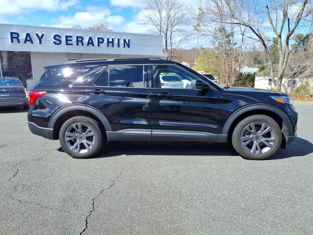 Certified 2022 Ford Explorer XLT w/ Equipment Group 202A AWD/4WD image 2