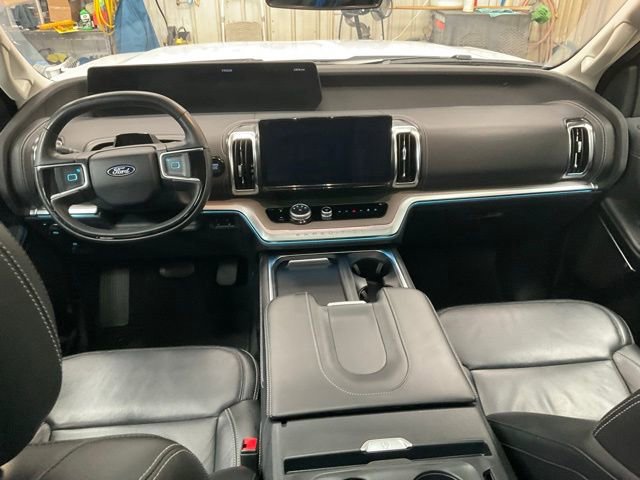 Certified 2025 Ford Expedition Max Platinum image 9