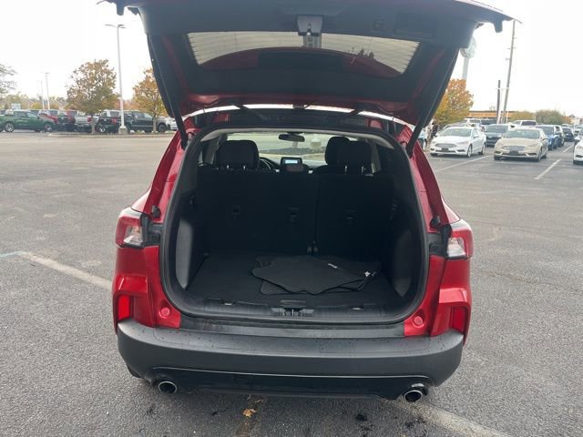 Certified 2022 Ford Escape SE w/ SE Sport Appearance Package image 12