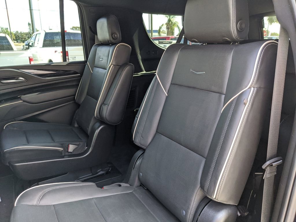 Used 2022 Cadillac Escalade ESV Sport w/ LPO, ONYX Package image 18