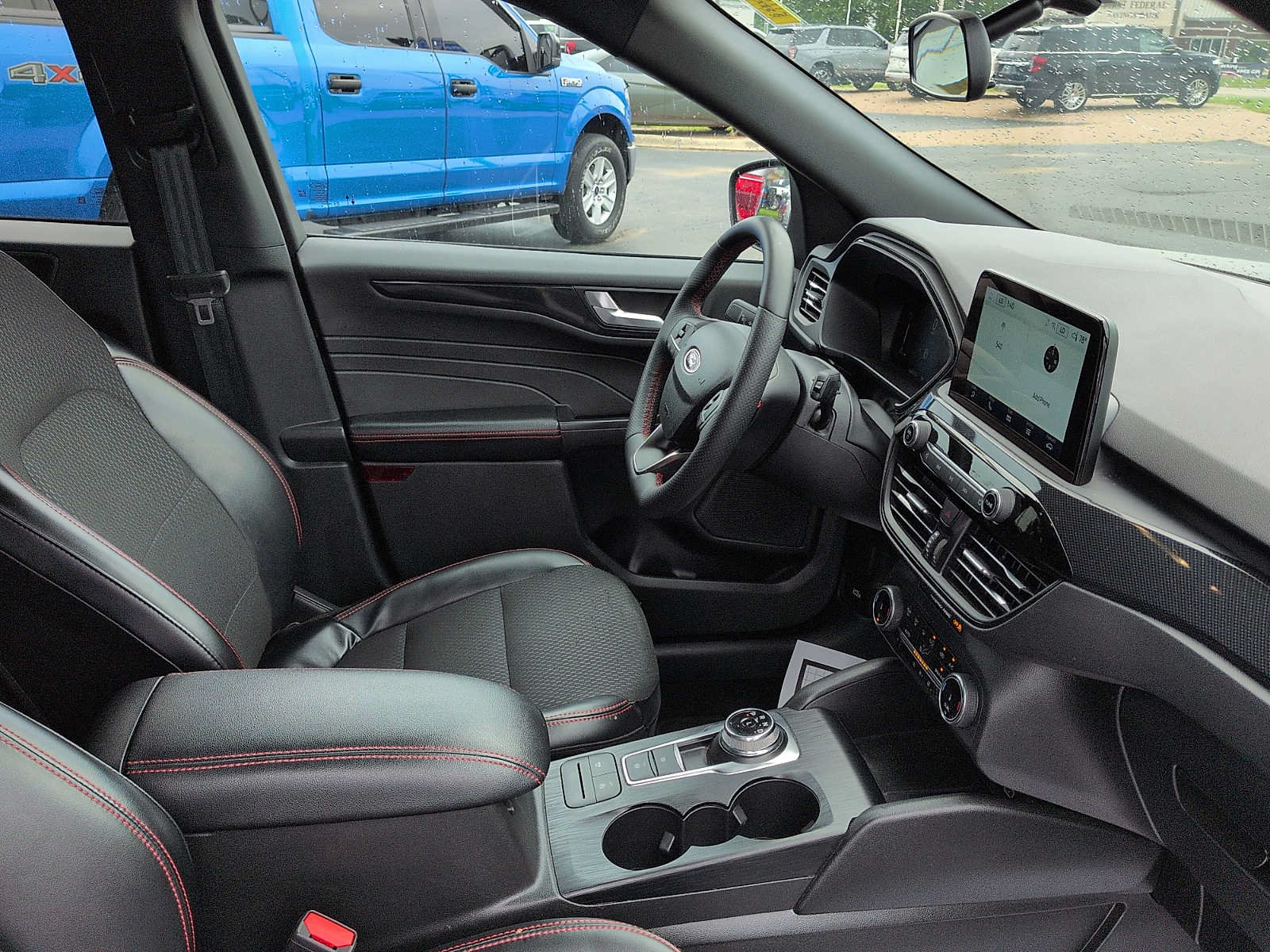 Certified 2025 Ford Escape ST-Line Select AWD/4WD image 10