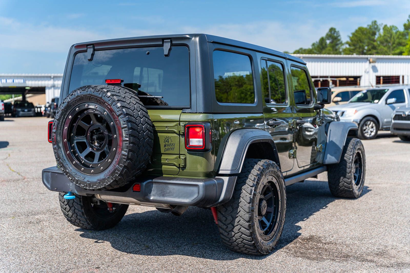 Used 2023 Jeep Wrangler Unlimited w/ Cold Weather Group AWD/4WD image 7