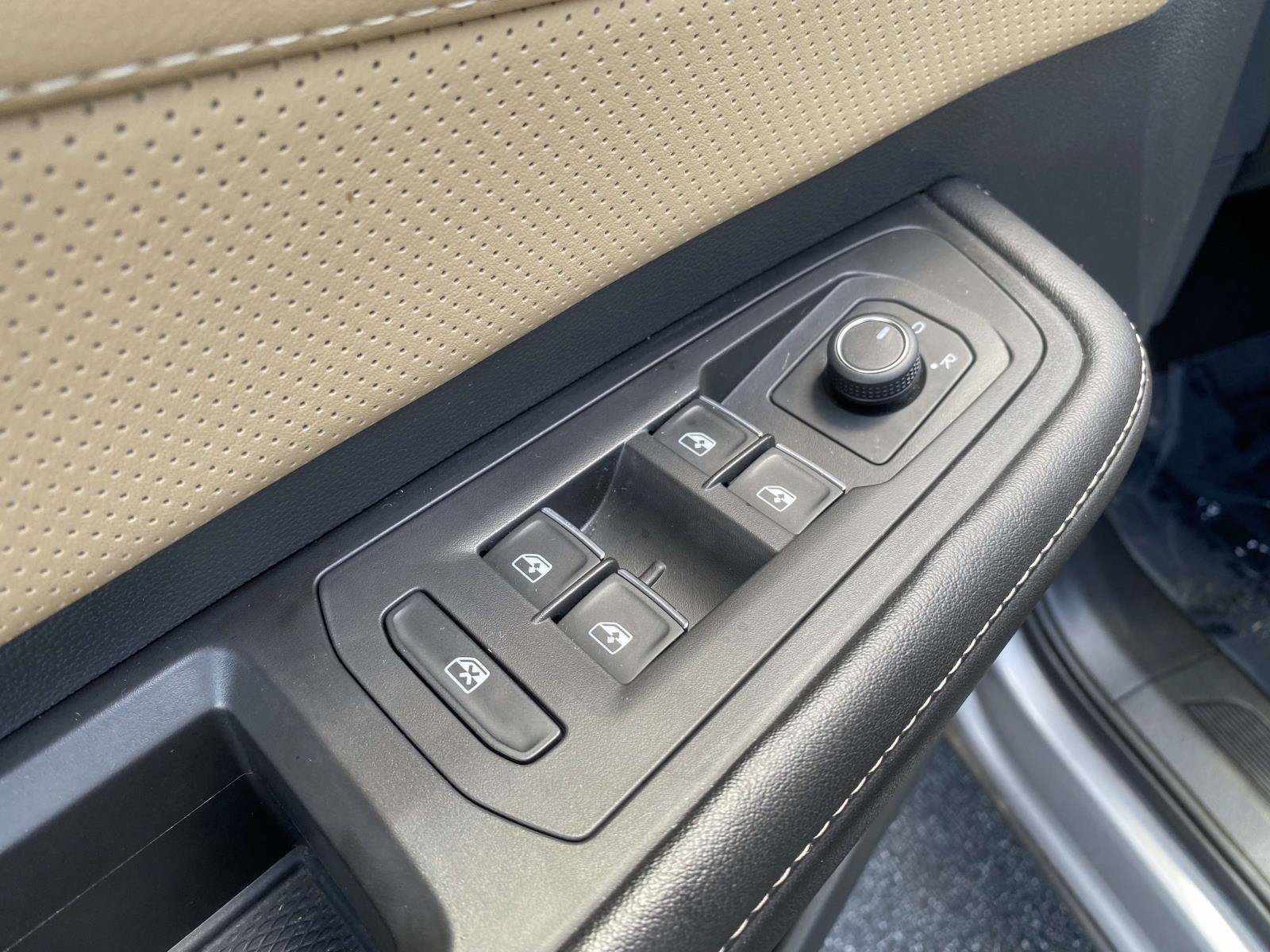 Used 2024 Volkswagen Atlas Cross Sport SE FWD image 18