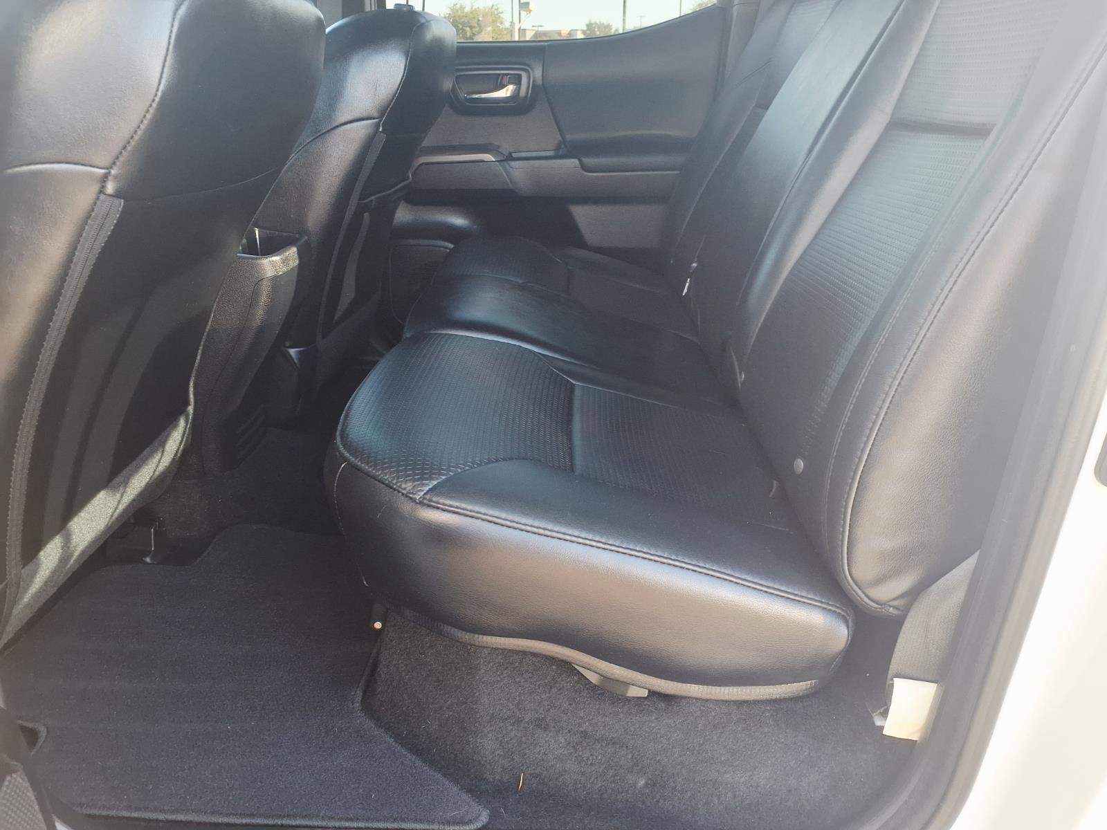 Used 2019 Toyota Tacoma TRD Off-Road image 18