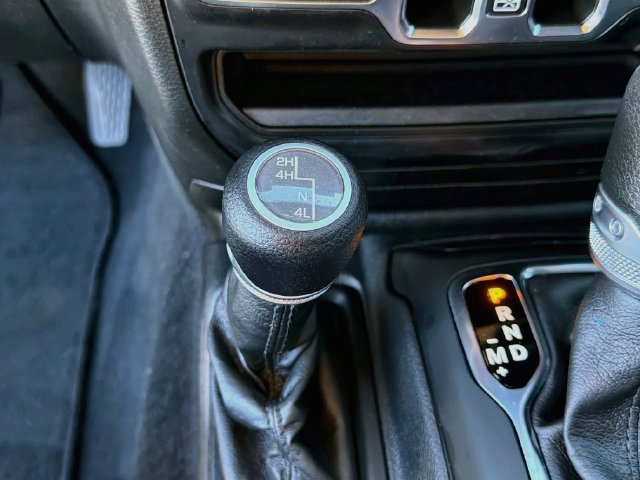 Used 2022 Jeep Wrangler Unlimited Sport AWD/4WD image 31