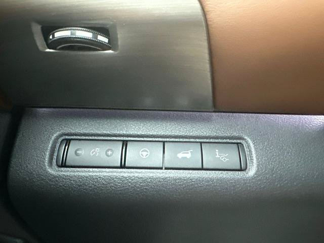 Used 2025 Nissan Pathfinder Platinum w/ Cargo Package AWD/4WD image 25