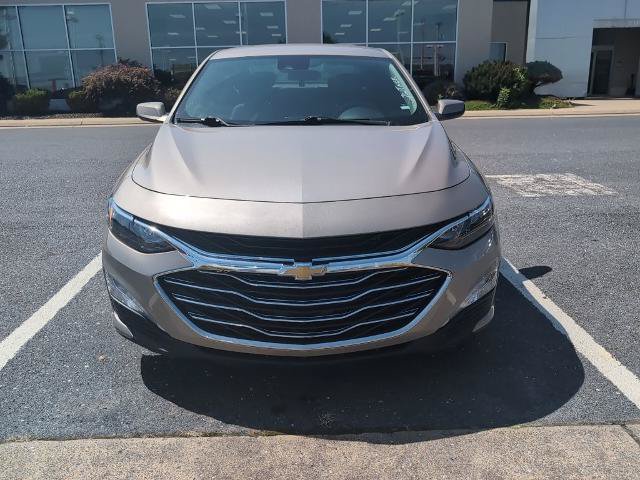 Used 2023 Chevrolet Malibu LT FWD image 2