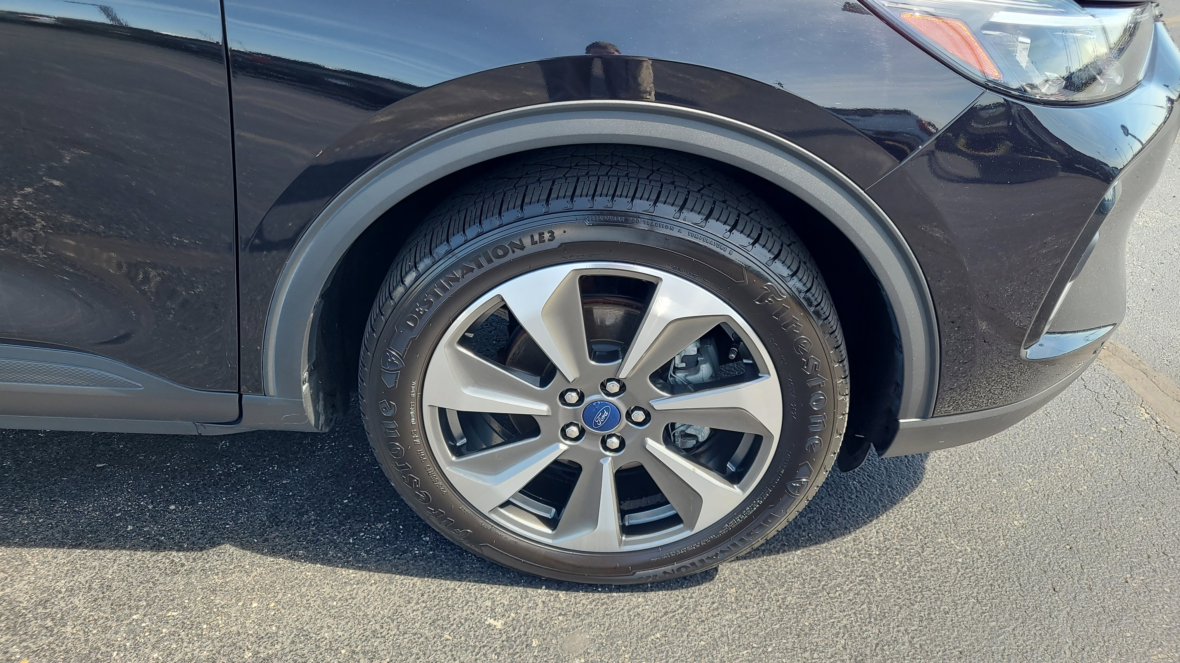 Certified 2023 Ford Escape Platinum AWD/4WD image 11