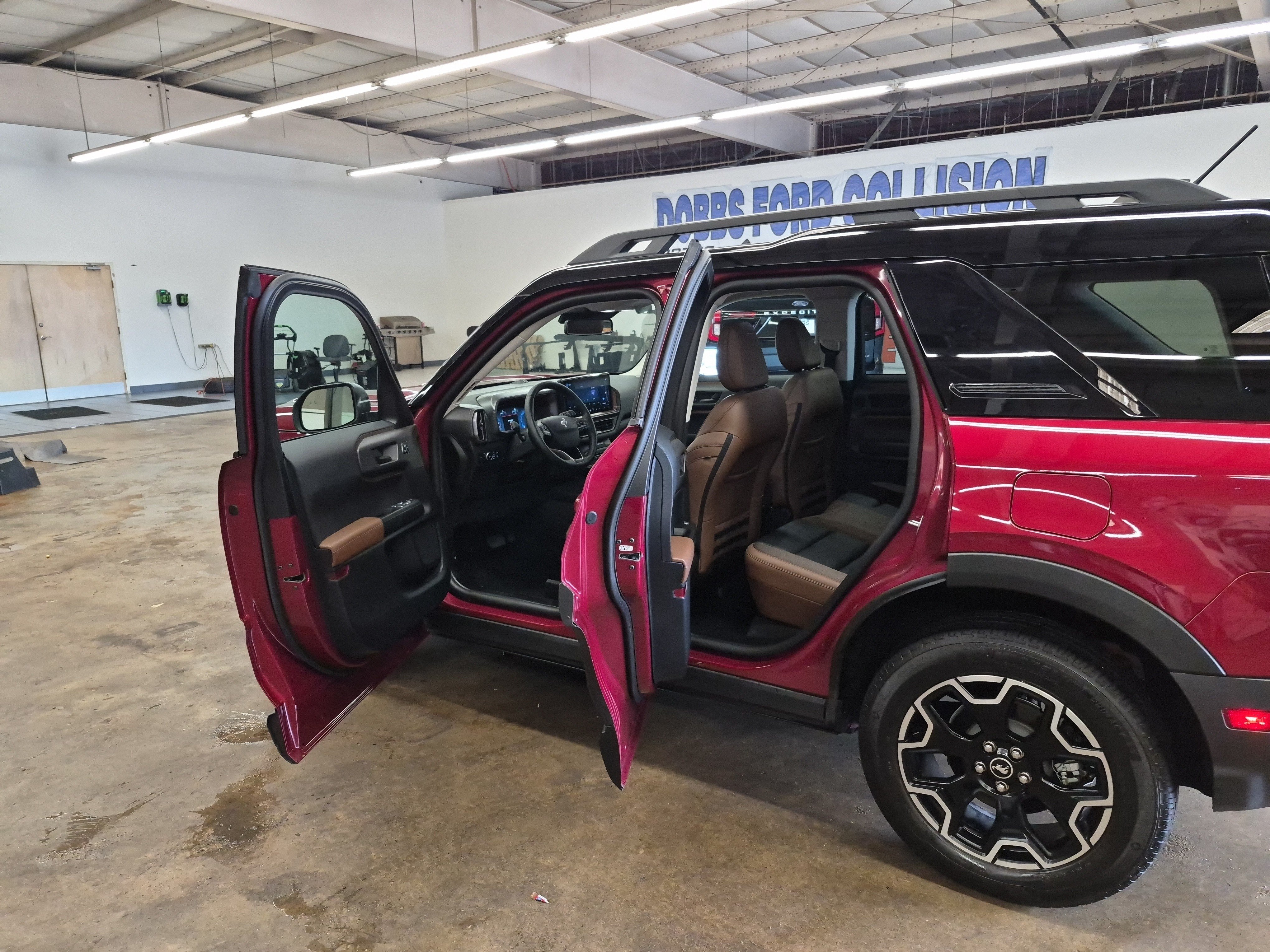 Certified 2025 Ford Bronco Sport Outer Banks w/ Outer Banks Tech Package+ AWD/4WD image 14