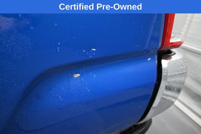 Used 2017 Toyota Tacoma SR5 w/ Exterior Package AWD/4WD image 17
