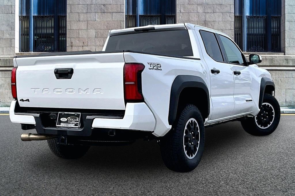Used 2025 Toyota Tacoma TRD Off-Road AWD/4WD image 11
