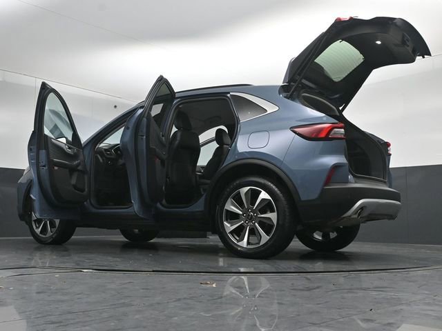 Certified 2025 Ford Escape Platinum AWD/4WD image 56