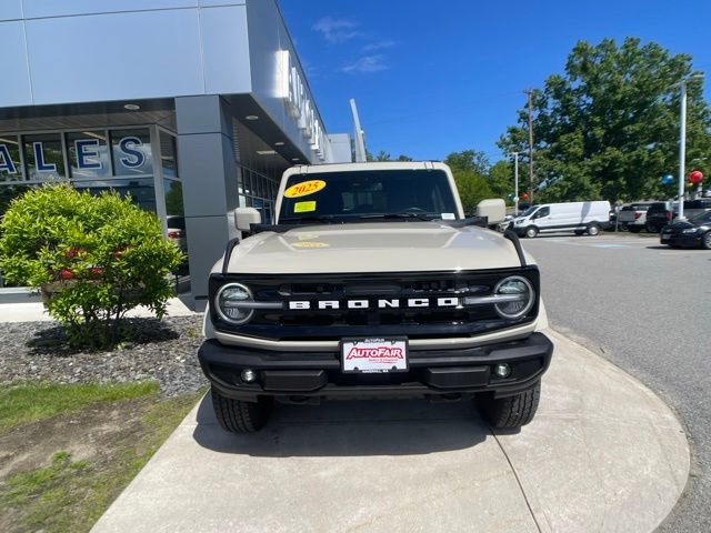 Certified 2025 Ford Bronco Outer Banks AWD/4WD image 3