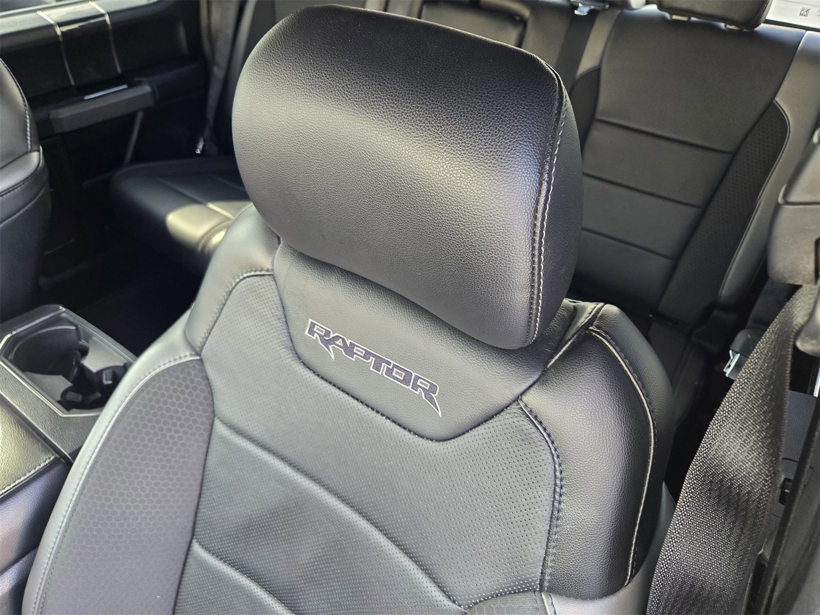 Certified 2018 Ford F150 Raptor w/ Equipment Group 802A Luxury image 23