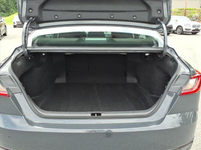 Used 2025 Toyota Camry LE FWD image 4