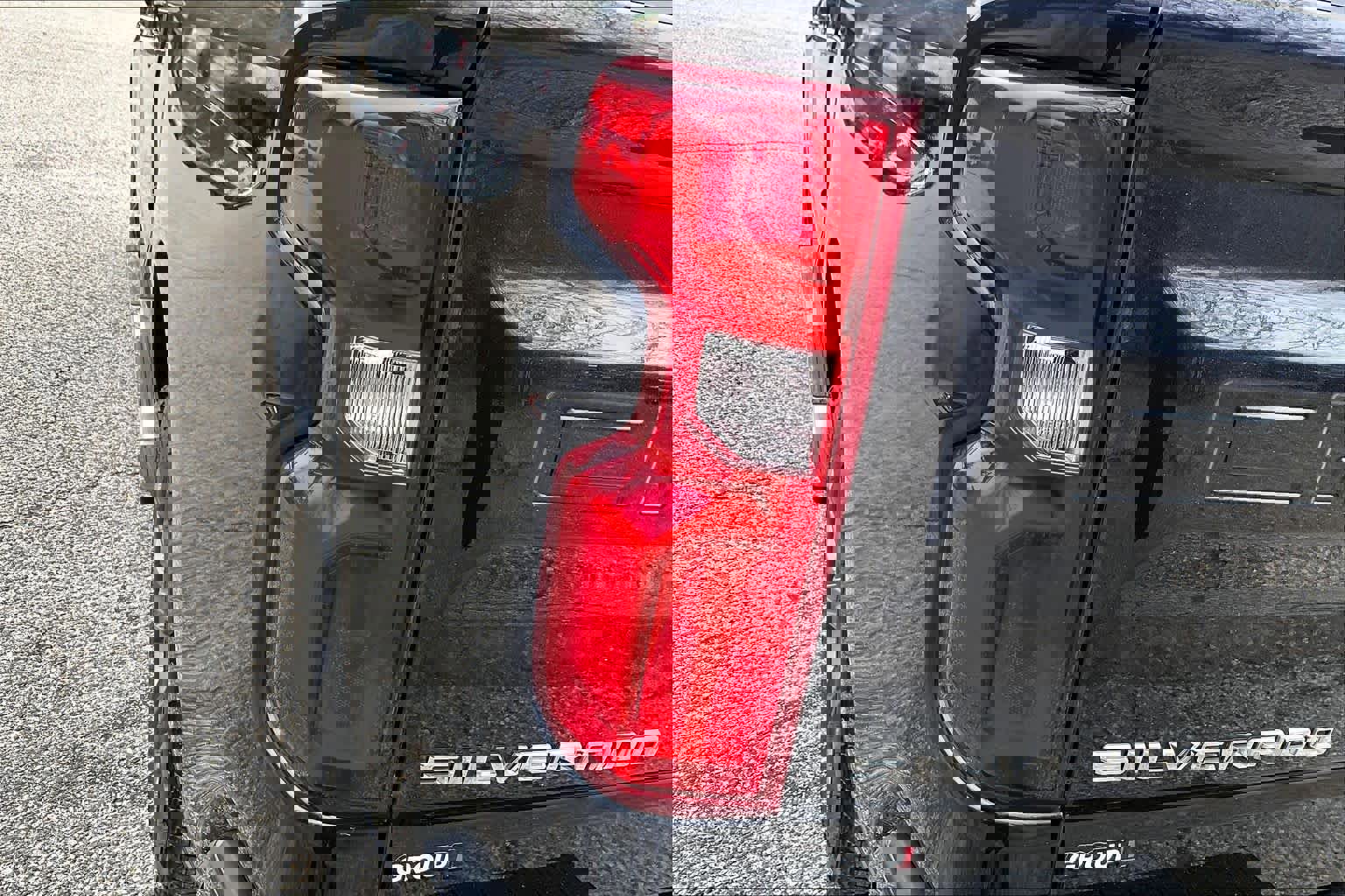 Used 2023 Chevrolet Silverado 1500 High Country w/ Z71 Off-Road Package AWD/4WD image 28