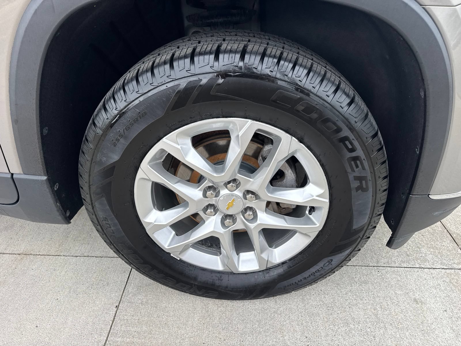Used 2019 Chevrolet Traverse LT FWD image 19