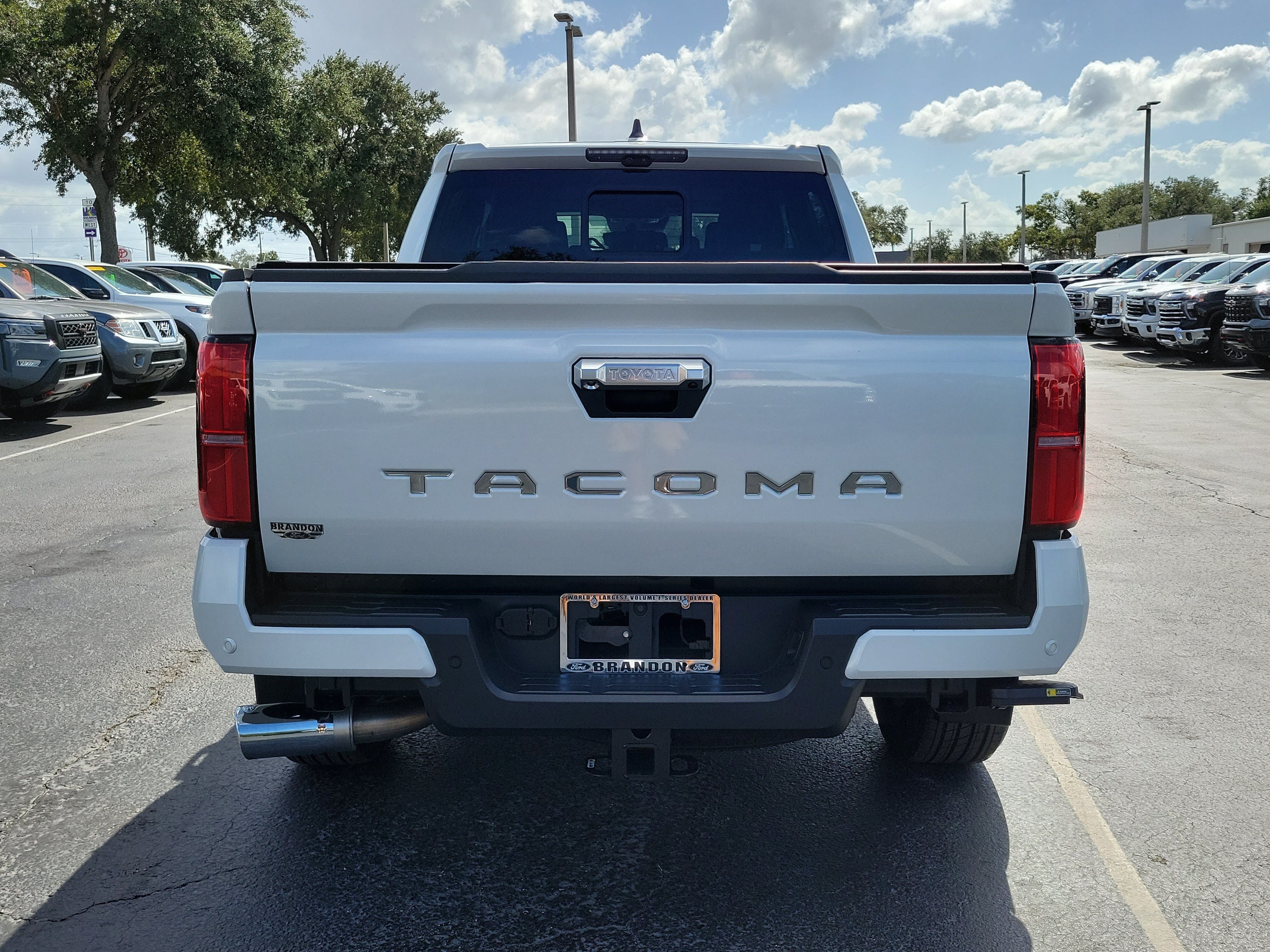 Used 2026 Toyota Tacoma Limited AWD/4WD image 8
