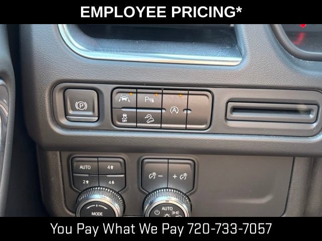 Used 2023 GMC Yukon XL AT4 AWD/4WD image 33