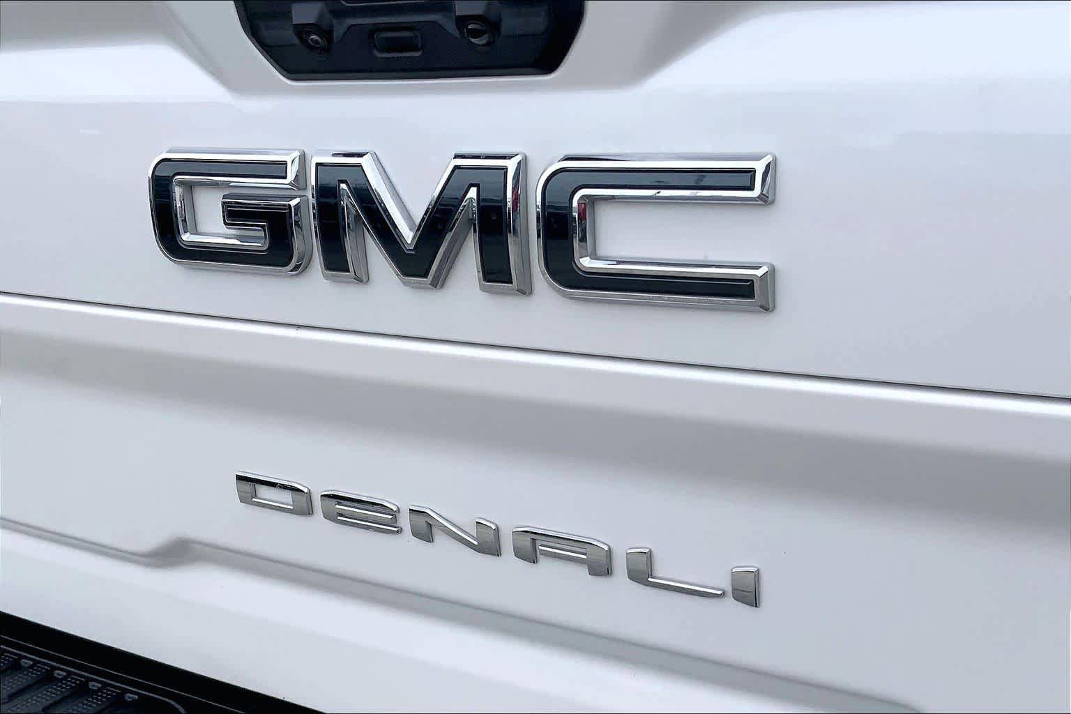 Used 2025 GMC Sierra 2500 Denali Ultimate AWD/4WD image 10
