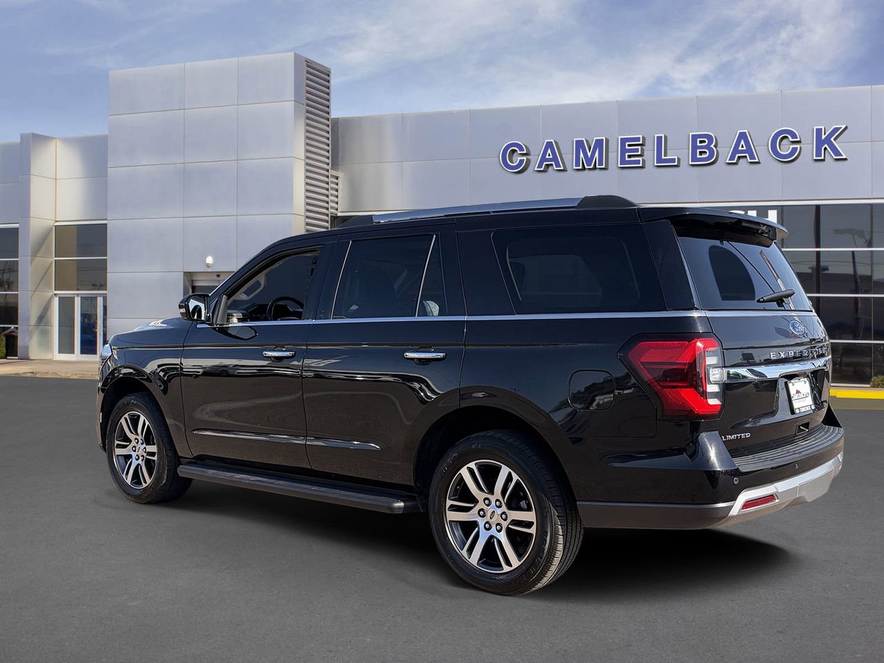 Certified 2024 Ford Expedition Limited AWD/4WD image 4