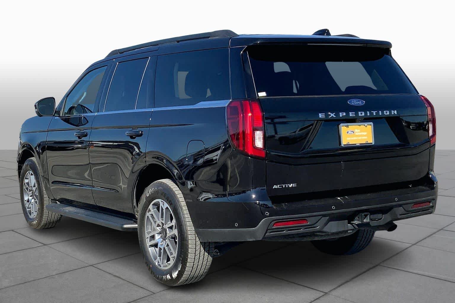 Certified 2025 Ford Expedition Active RWD image 12