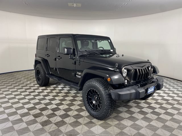 Used 2017 Jeep Wrangler Unlimited Sahara w/ Connectivity Group AWD/4WD image 23