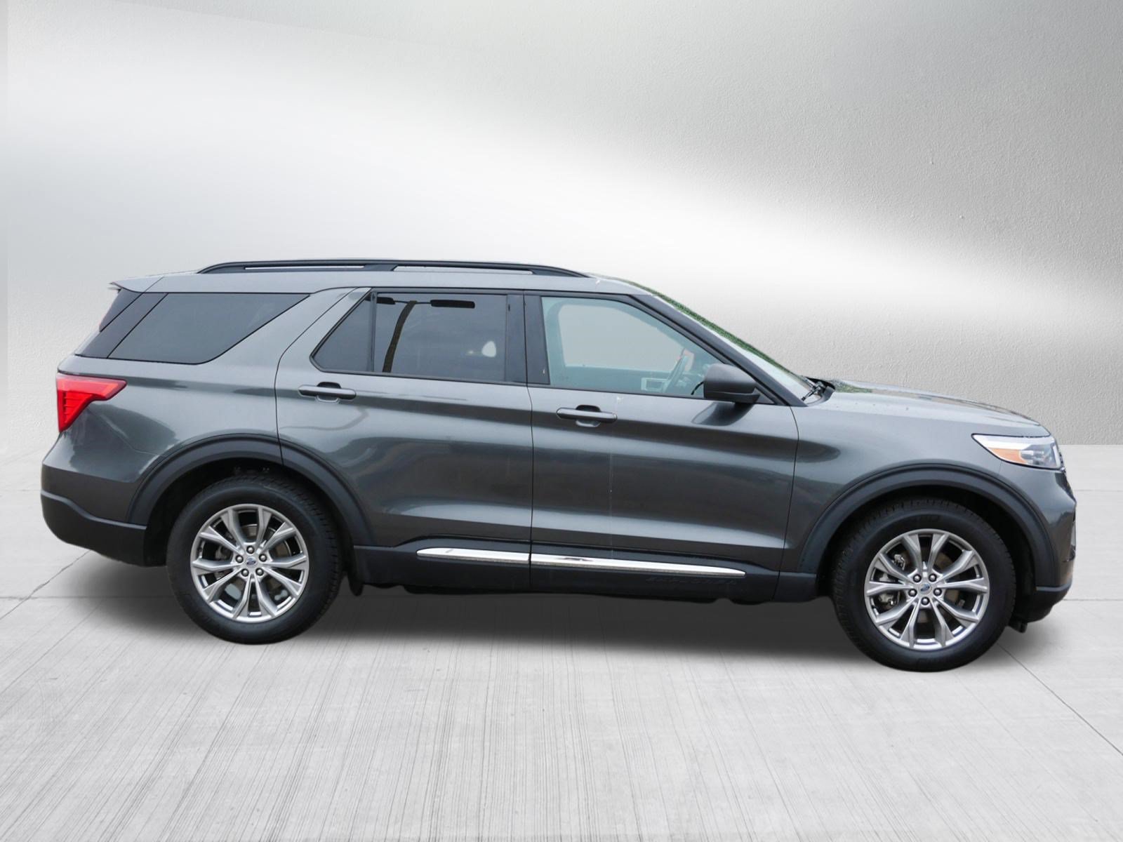 Certified 2020 Ford Explorer XLT w/ Equipment Group 202A AWD/4WD image 8