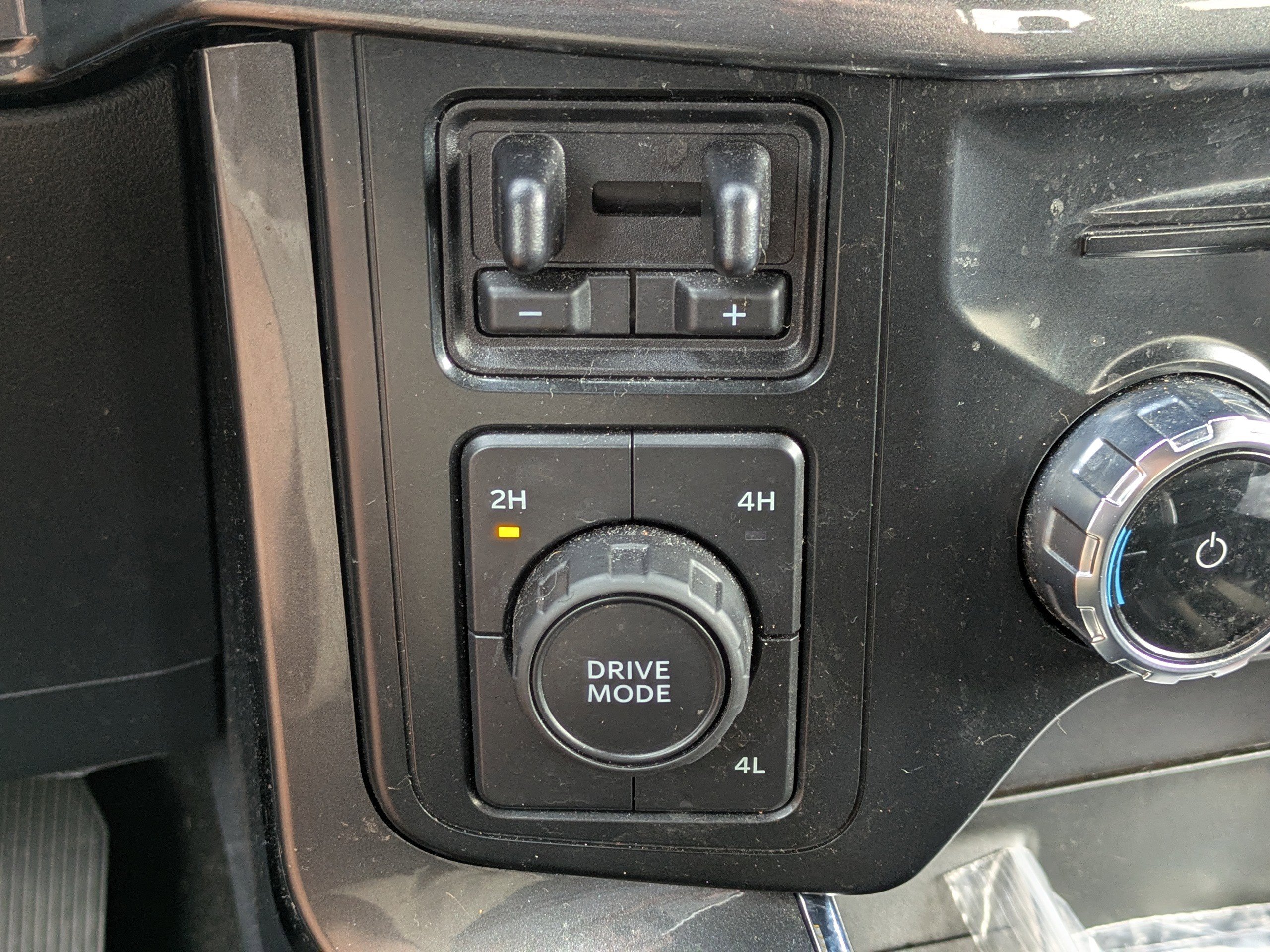 Certified 2022 Ford F150 XLT w/ Equipment Group 302A High image 26