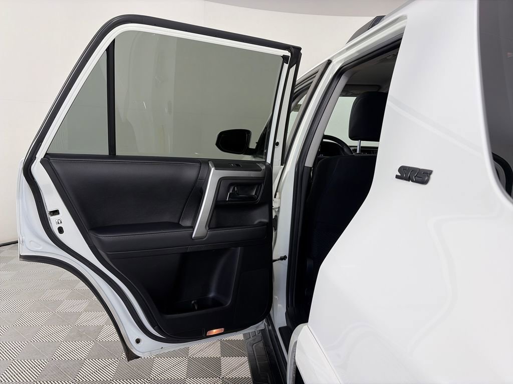 Used 2020 Toyota 4Runner SR5 image 12