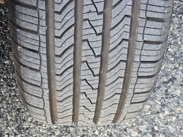 Certified 2022 Ford Explorer XLT w/ Equipment Group 202A AWD/4WD image 11