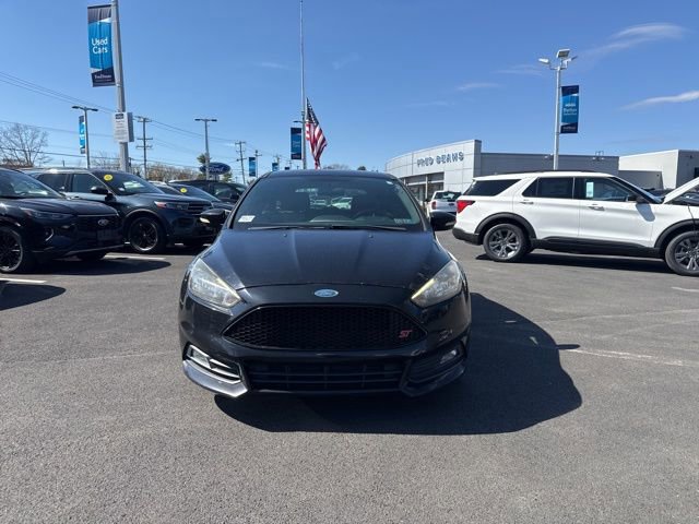 Certified 2017 Ford Focus ST FWD image 8