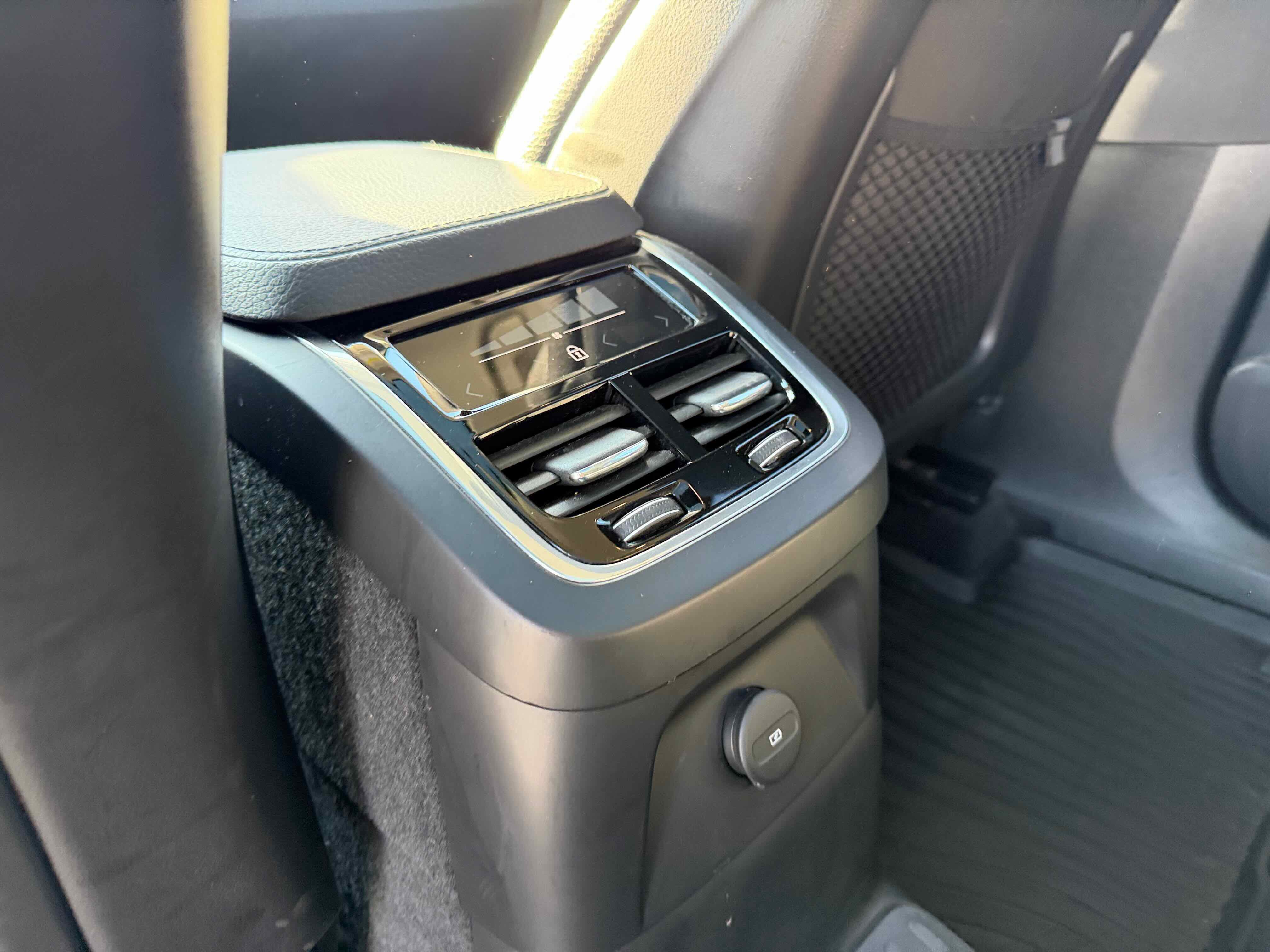 Used 2021 Volvo XC90 T8 Inscription Expression w/ Protection Package Premier image 29